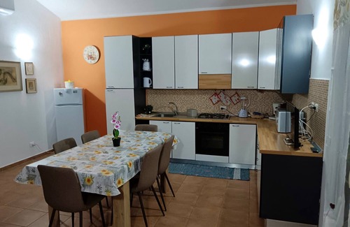 Belpasso Villa | Apartment 'Oasi Dell'Etna' with Mountain View, Wi-Fi and Air Conditioning