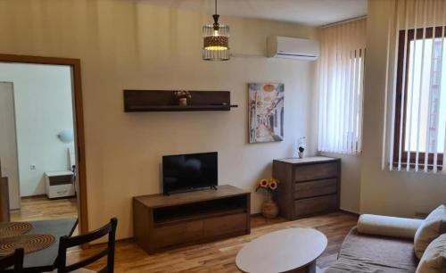 Avren Apartment | Guest Rated 10/10: Apartment Oasis A4-14 with Ocean View