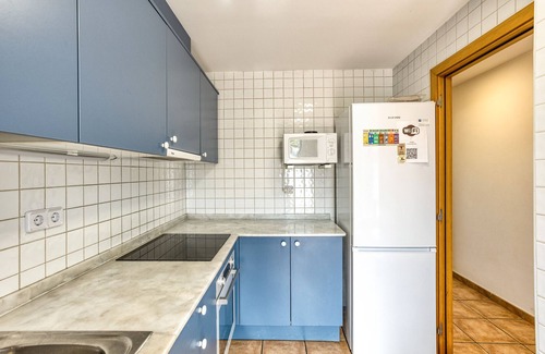 Mas Pinell Apartment | Apartment 'Oasis Premium' with Sea View, Wi-Fi and Air Conditioning