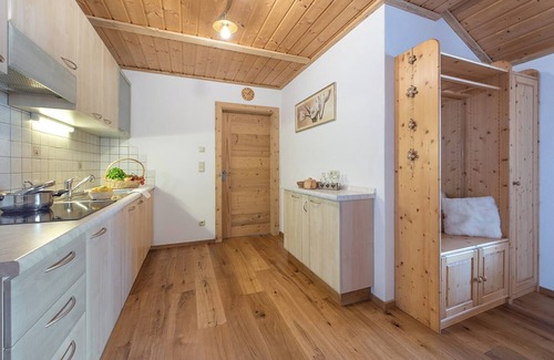 Funes Apartment | Experience Oberglarzhof Kirsch: Mountain View & Spa Amenities