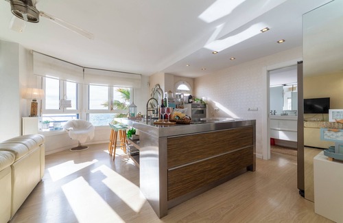 Almeria Apartment | Oceanfront Apartment with Terrace & Wi-Fi on Paseo Marítimo