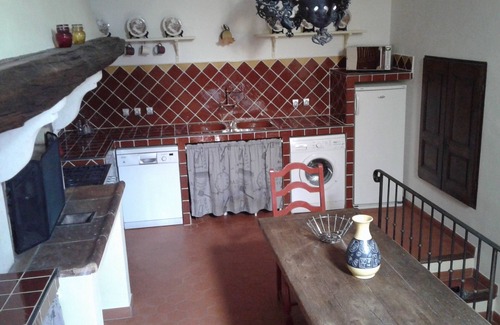 Villecroze Apartment | Heritage Apartment in Ancient Feodal Castle, Guest Rated 9.8