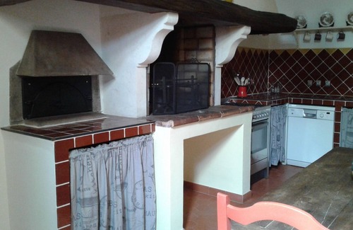 Villecroze Apartment | Heritage Apartment in Ancient Feodal Castle, Guest Rated 9.8