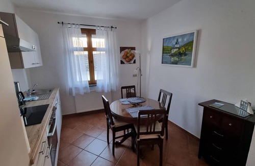 Zeltingen-Rachtig Apartment | Cozy Apartment OG - Georg's Family-Friendly Retreat