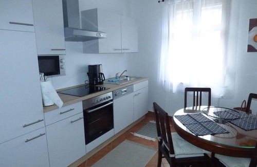 Zeltingen-Rachtig Apartment | Cozy Apartment OG - Georg's Family-Friendly Retreat