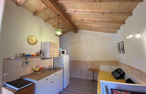 Malcesine Apartment | Olive Grove House: Lake View with Private Terrace & Garden