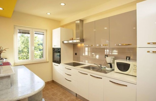 Pican Apartment | Oceanfront Apartment Olivia by Interhome - Rated 9.8/10