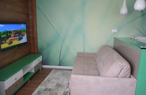 Gelendzhik Apartment | Oceanfront Apartment on Central Seaside - Guest Rated 10/10