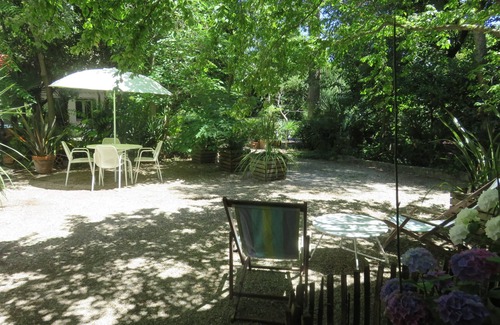Saint-Jean-de-Fos Apartment | Apartment on estate with swimming pool, for a vacation in the heart of nature