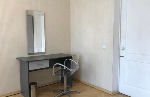 Solomjanskyj Apartment | Pet-Friendly Apartment on Garmatna in Kiev - 9/10 Rating