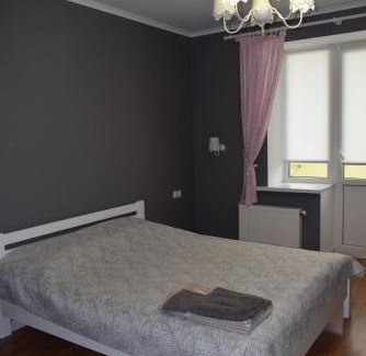 Rivne Apartment | Highly Rated Apartment with Hot Tub on Getmana Vigovskogo