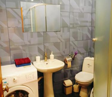 Kirovograd Apartment | Cozy Apartment on Hoholya 90 with Hot Tub & Breakfast