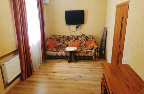 Kirovograd Apartment | Cozy Apartment on Hoholya 90 with Hot Tub & Breakfast