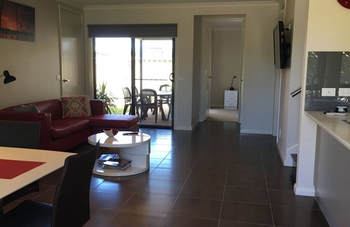Yarrawonga Apartment | Top-Rated Apartment on Hunt Street with Pool & Ocean View