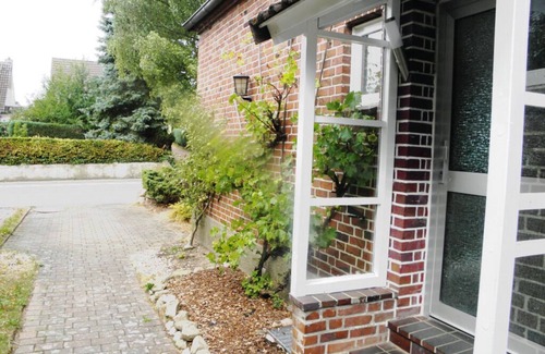 Russee - Hammer House | Top-Rated Apartment on Ihlkatenweg with Kitchen Access