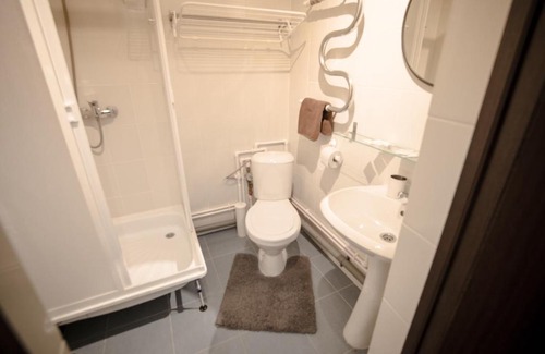 Pskov Apartment | Modern Apartment on Izhorskogo Batalyona 57a - Guest Rated 9/10