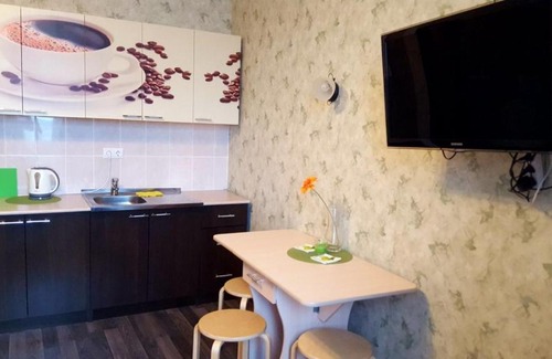 Pskov Apartment | Highly Rated Apartment on Izhorskogo Batalyona with Breakfast