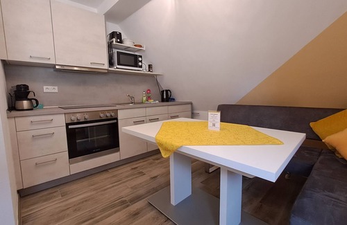 Frickenfelden Apartment | Idyllic Altmühlsee Apartment with Terrace & Wi-Fi Access