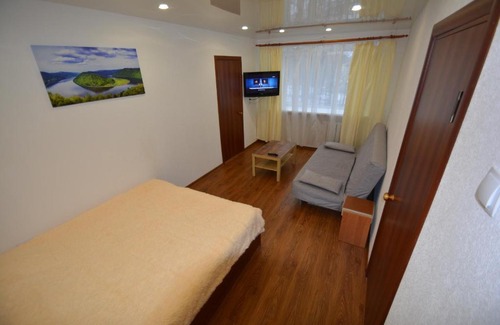 Apatity Apartment | Cozy Apartment on Moskovskaya with Private Pool & Hot Tub