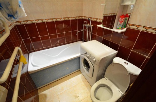 Apatity Apartment | Cozy Apartment on Moskovskaya with Private Pool & Hot Tub