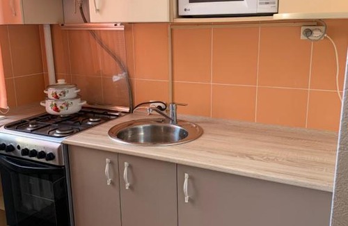 Magnitogorsk Apartment | Cozy Apartment on Oktyabrskaya 16 - Guest Rated 9/10