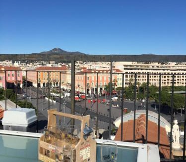 Old Town Apartment | Cozy Apartment on Place Massena with Oceanfront Views