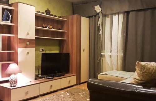 Cherepovets Apartment | Highly Rated Apartment on Prospekt Pobedy 23/17