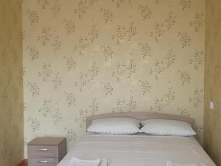 Pavlovsk Apartment | Cozy Apartment on Svobody 28 with Kitchen & Breakfast