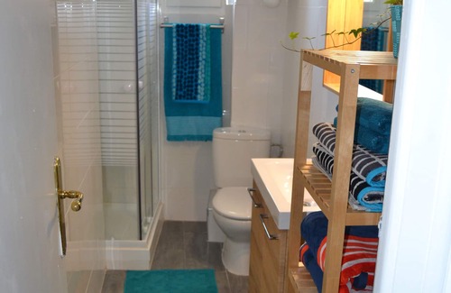 La Malva-rosa Apartment | Beachfront Apartment Malvarrosa Cabañal: 9.2/10 & Free Wifi