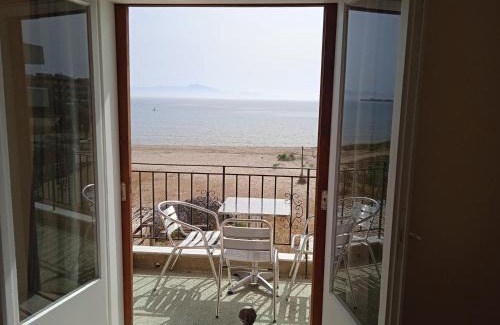 Spata-Artemida Apartment | Beachfront Apartment with Ocean View & Family-Friendly Vibes