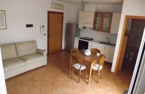 Rivabella Apartment | Apartment on the Beach with Balcony "Seaview" for up 7 Persons