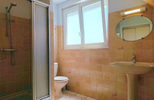 Ploudalmezeau Apartment | Conveniently Located Apartment with Private Entrance in Ploudalmézeau
