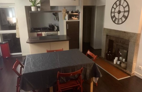 Granville Apartment | Cozy Rooms by the Port – Perfect for Families and Beach Walks