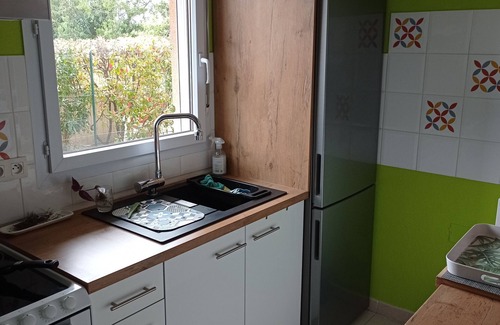 Carpentras Apartment | Ground Floor Apartment in a Secure Residence with Pool