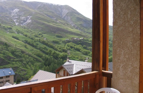 La Grave Apartment | Inviting Ground Floor Apartment - Ideal for Families