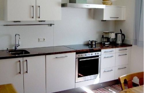 Stumm Apartment | Cozy Apartment with Large Terrace & Garden - Guest Rated 9.4