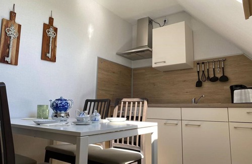 Osteel Apartment | Charming Apartment on the Old Dike with a Balcony