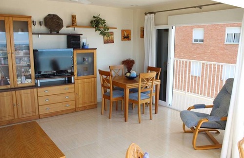 Santa Pola Apartment | Seafront Apartment with Breathtaking Views and Top Amenities
