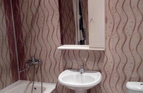 Vologda Apartment | Welcoming Apartment on Vozrozhdeniya with Hot Tub & Breakfast