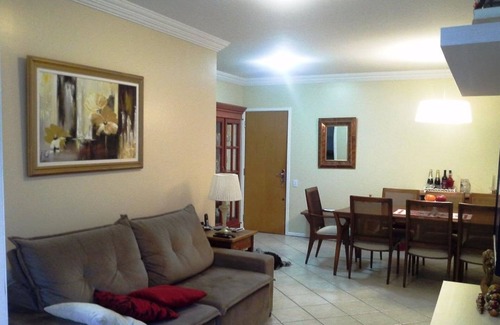 Centro Apartment | Highly Rated Apartment Near Av. Beira Mar Norte with Ocean View