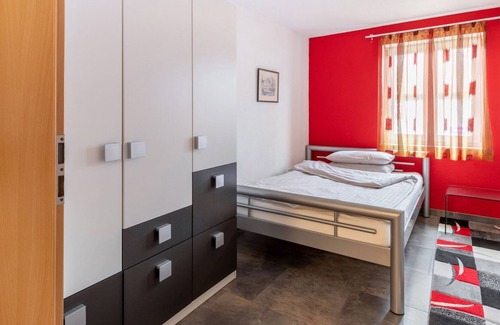Altshausen Apartment | Cozy Apartment Steps from Althausen Castle with Kitchen