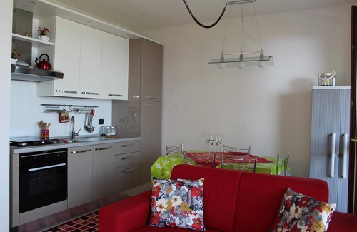 Toscolano Maderno Apartment | Lake View Apartment "Oriolo" with Pool, Terrace & Wi-Fi