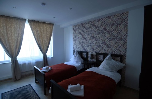 Mitte Apartment | Family-Friendly Apartment Osterstraße 124 with Spa Amenities