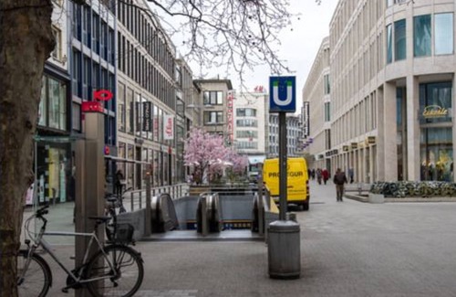 Mitte Apartment | Discover Apartment Osterstraße 324: Family-Friendly Retreat