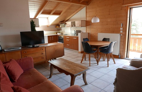 Sallanches Apartment | Cozy Apartment with Breathtaking Views of Mont Blanc