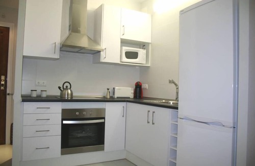 La Sagrada Familia Apartment | Bright Apartment Overlooking Sagrada Familia with Spa Access