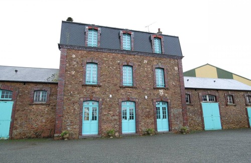 Periers Apartment | Discover Apartment Périers: 10/10 Rated with Spa & Pet Friendly