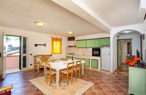 Sas Linnas Siccas Apartment | Relaxing Paguro Apartment with Sea View and Garden Amenities