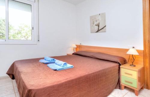 Llanca Apartment | Family-Friendly Retreat at Apartment Palmiers I-1