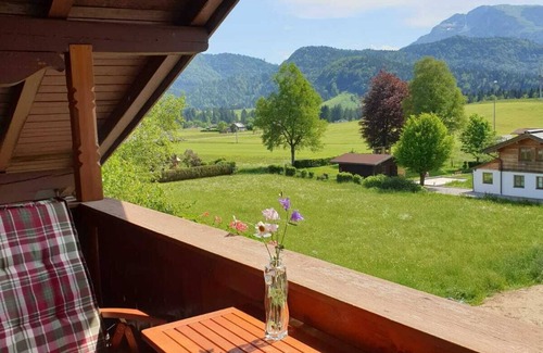 Reit im Winkl Apartment | Unforgettable Stay at Apartment Panorama with Pool & Kitchen